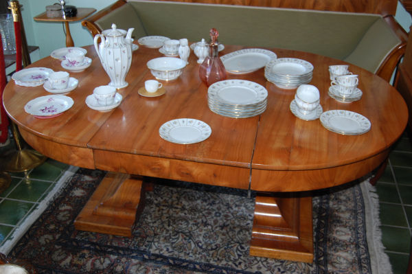 Antiker Esszimmertisch, ausziehbar