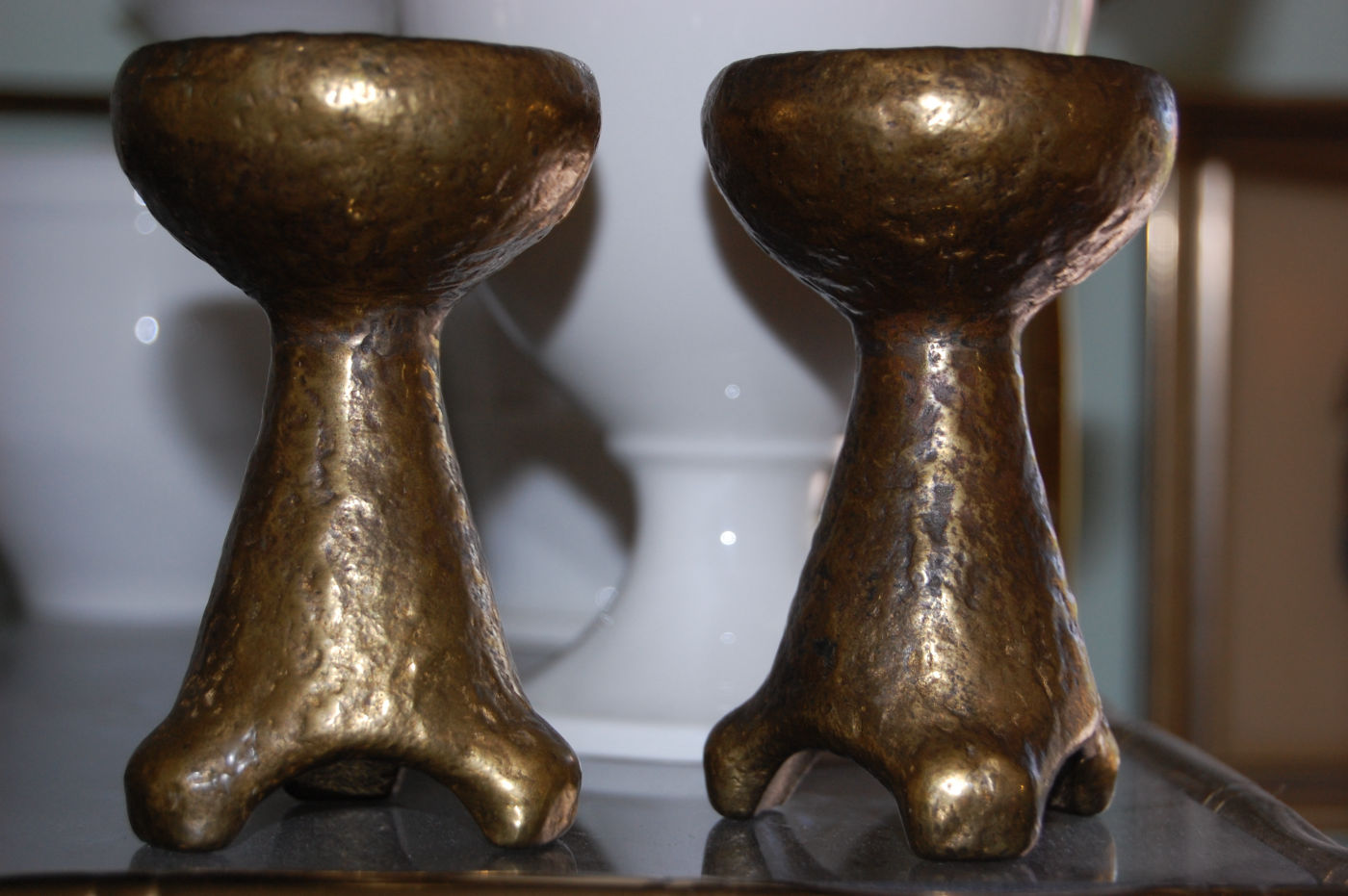 2 kleine brutalistische Messing Kerzenhalter 20. Jh.