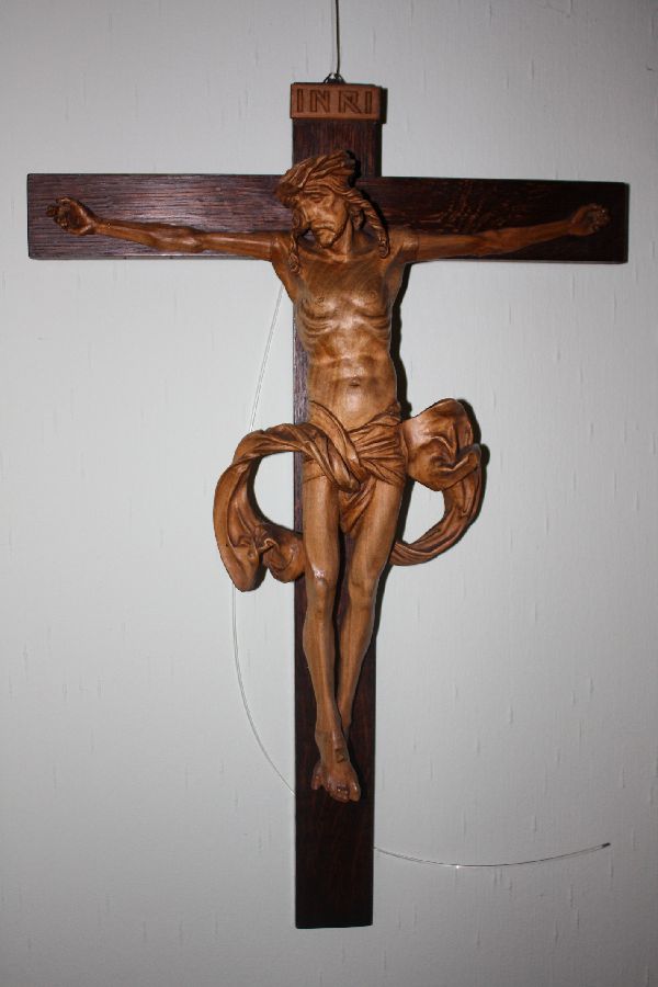 antikes Kruzifix Holz geschnitzt